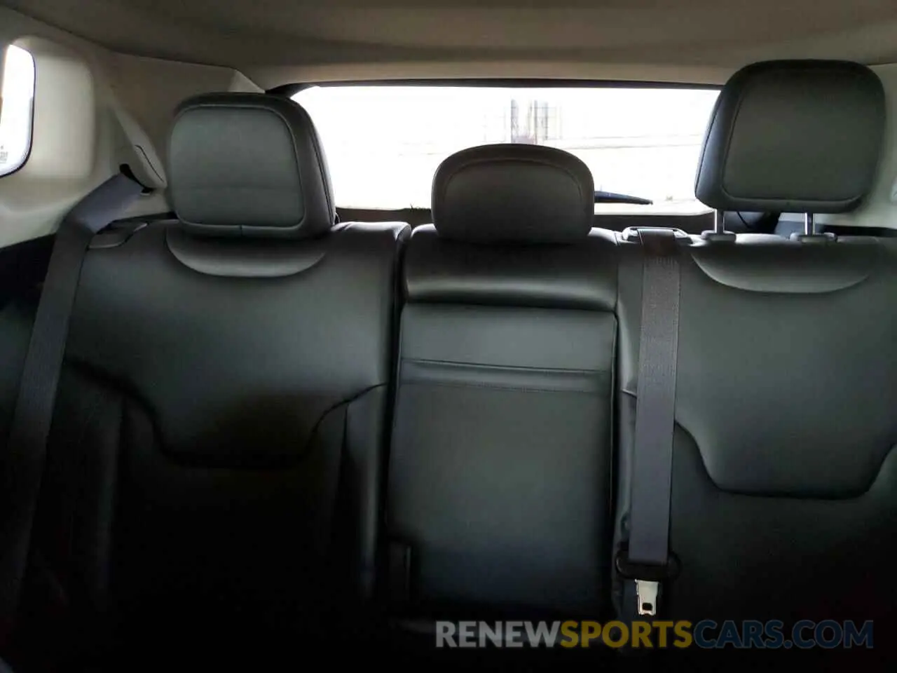 10 Photograph of a damaged car 3C4NJDCB9KT827623 JEEP COMPASS 2019