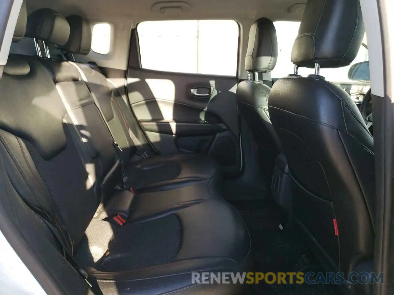 11 Фотография поврежденного автомобиля 3C4NJDDB0KT618267 JEEP COMPASS 2019