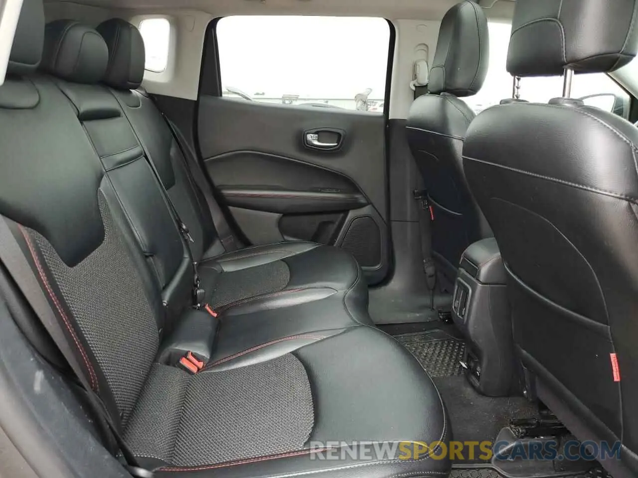 11 Photograph of a damaged car 3C4NJDDB0KT618740 JEEP COMPASS 2019