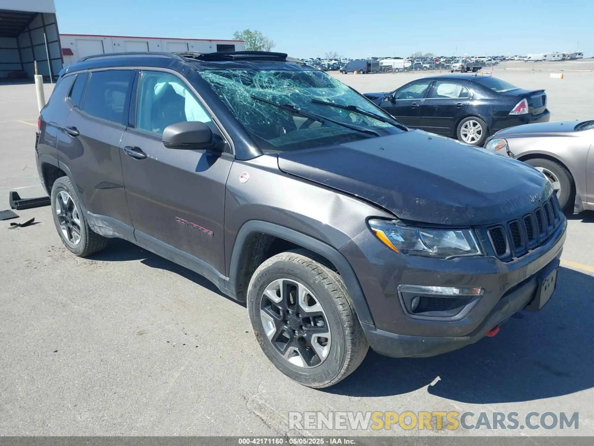 1 Photograph of a damaged car 3C4NJDDB0KT619337 JEEP COMPASS 2019