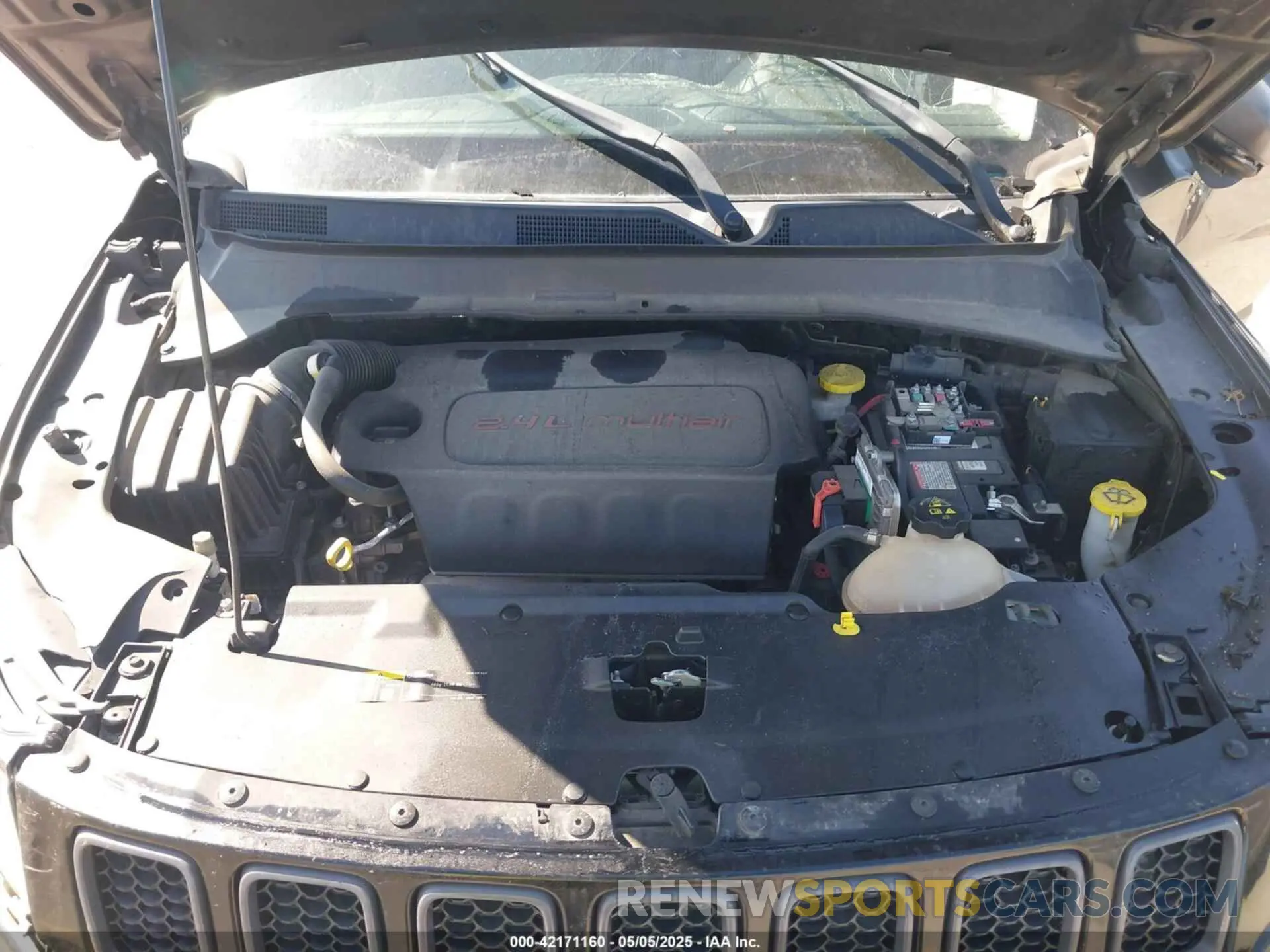 10 Photograph of a damaged car 3C4NJDDB0KT619337 JEEP COMPASS 2019
