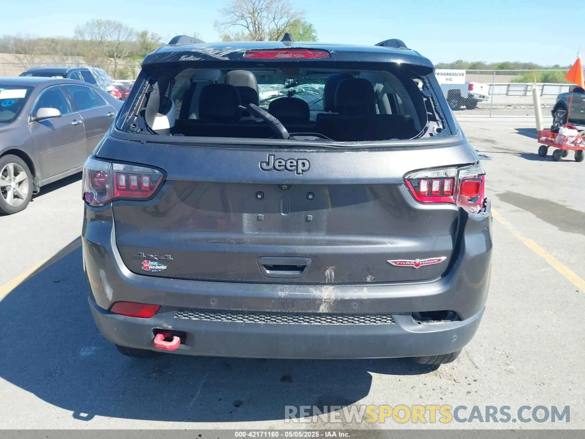 16 Photograph of a damaged car 3C4NJDDB0KT619337 JEEP COMPASS 2019