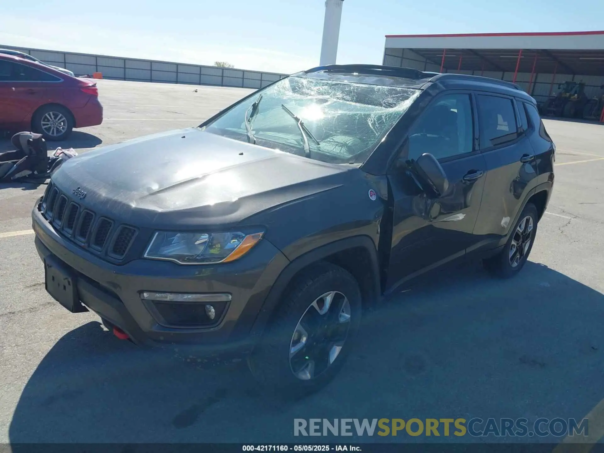 2 Photograph of a damaged car 3C4NJDDB0KT619337 JEEP COMPASS 2019