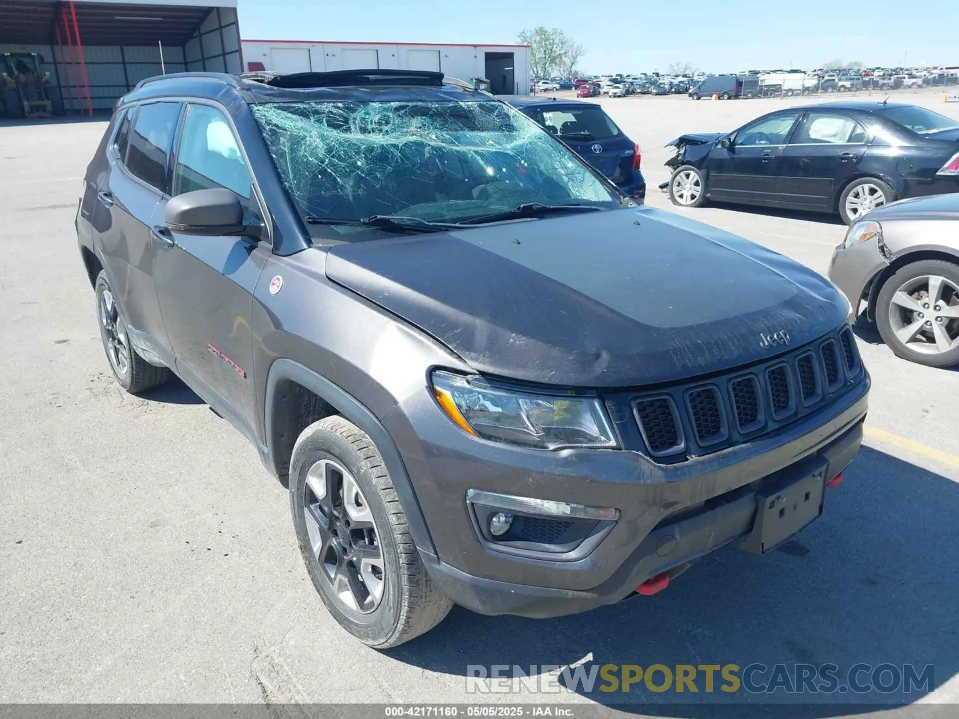 6 Photograph of a damaged car 3C4NJDDB0KT619337 JEEP COMPASS 2019