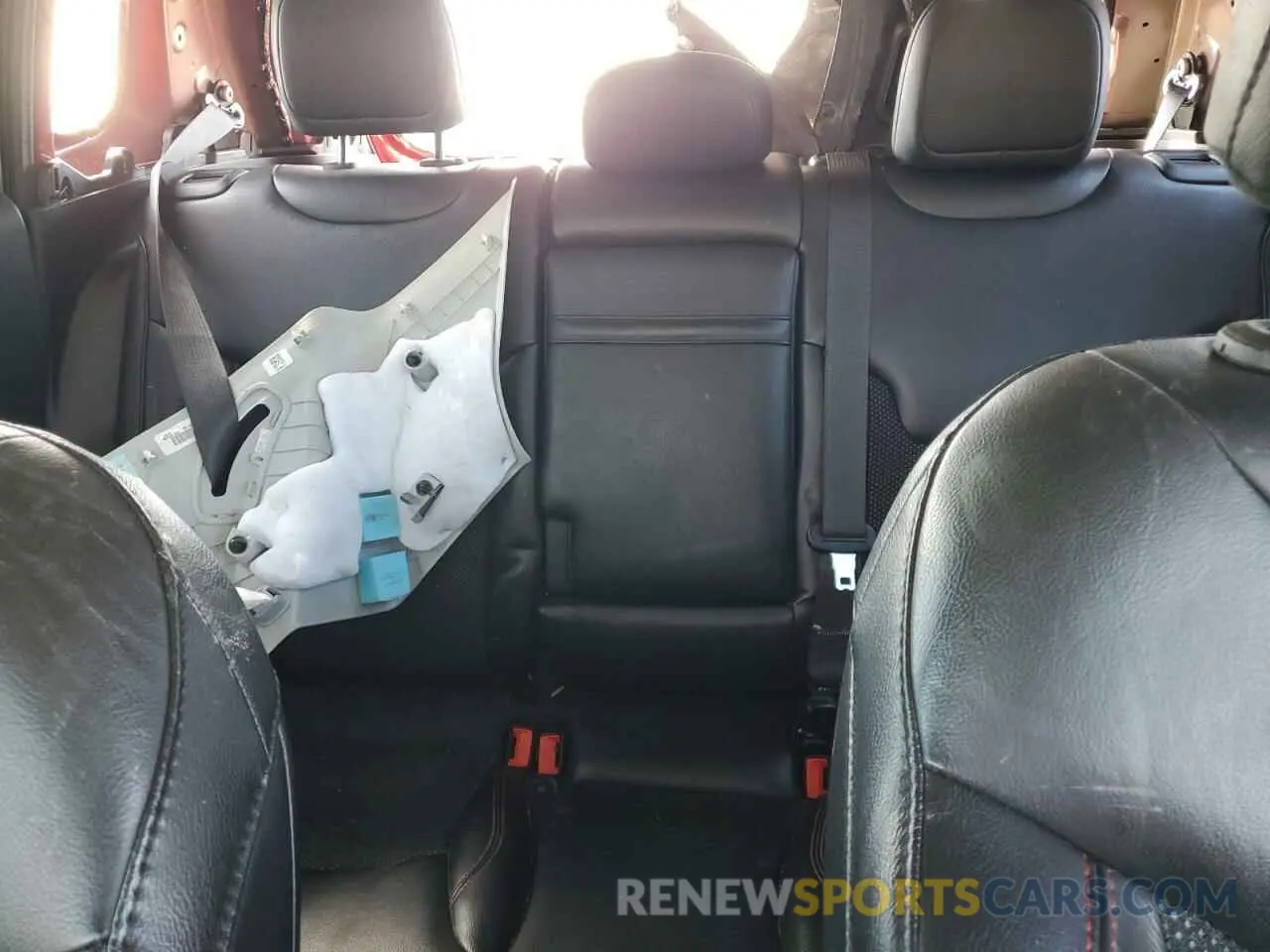 10 Photograph of a damaged car 3C4NJDDB0KT682468 JEEP COMPASS 2019
