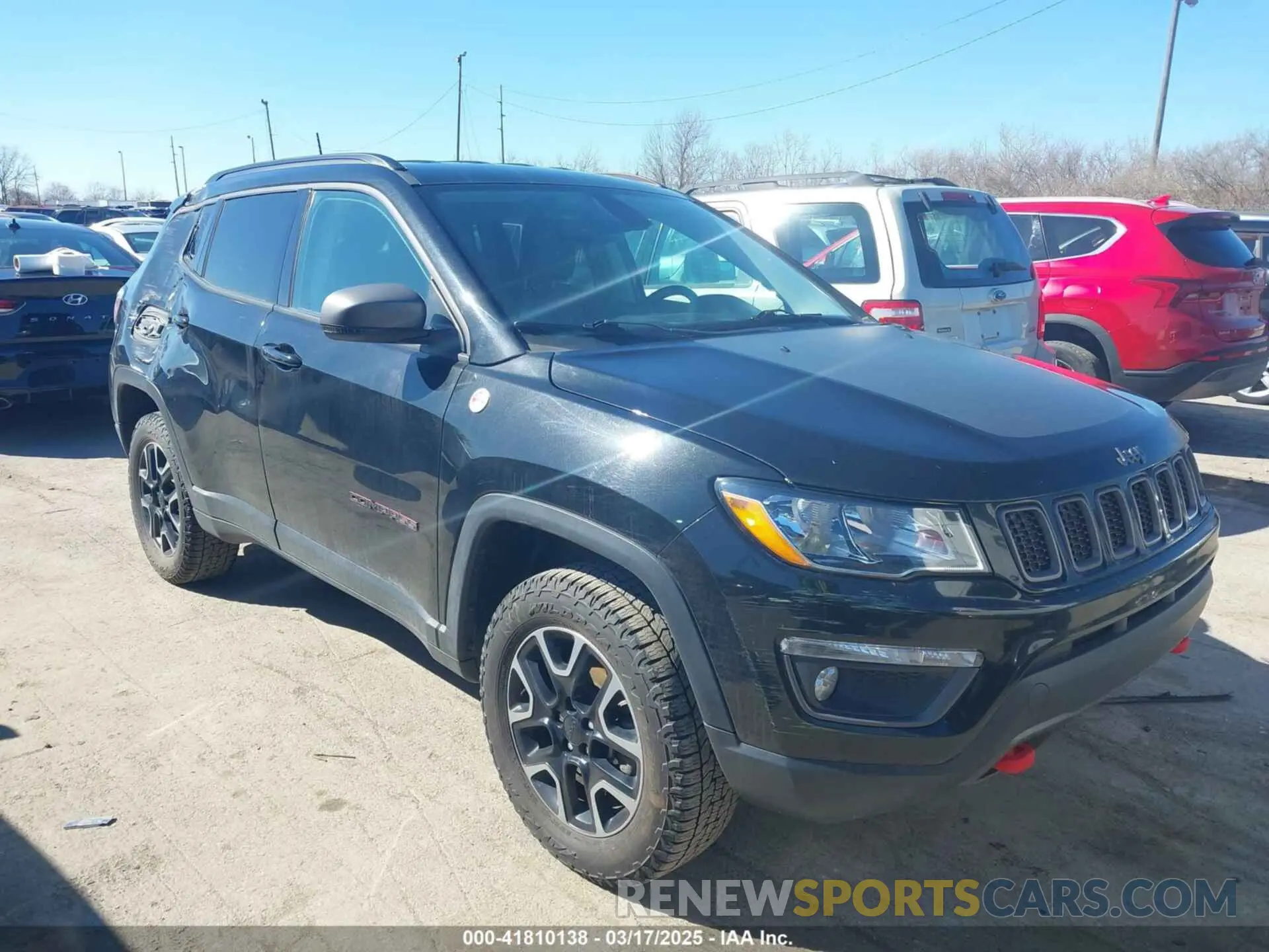 1 Фотография поврежденного автомобиля 3C4NJDDB1KT671642 JEEP COMPASS 2019