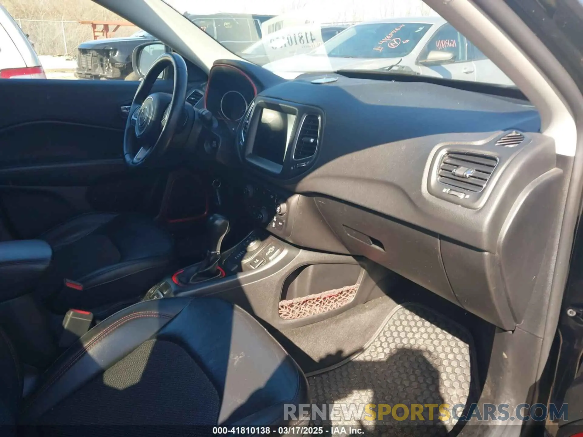 5 Фотография поврежденного автомобиля 3C4NJDDB1KT671642 JEEP COMPASS 2019