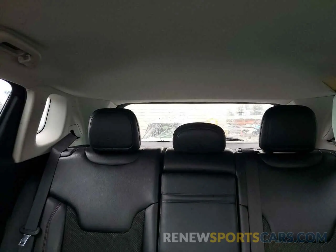 10 Photograph of a damaged car 3C4NJDDB1KT721827 JEEP COMPASS 2019
