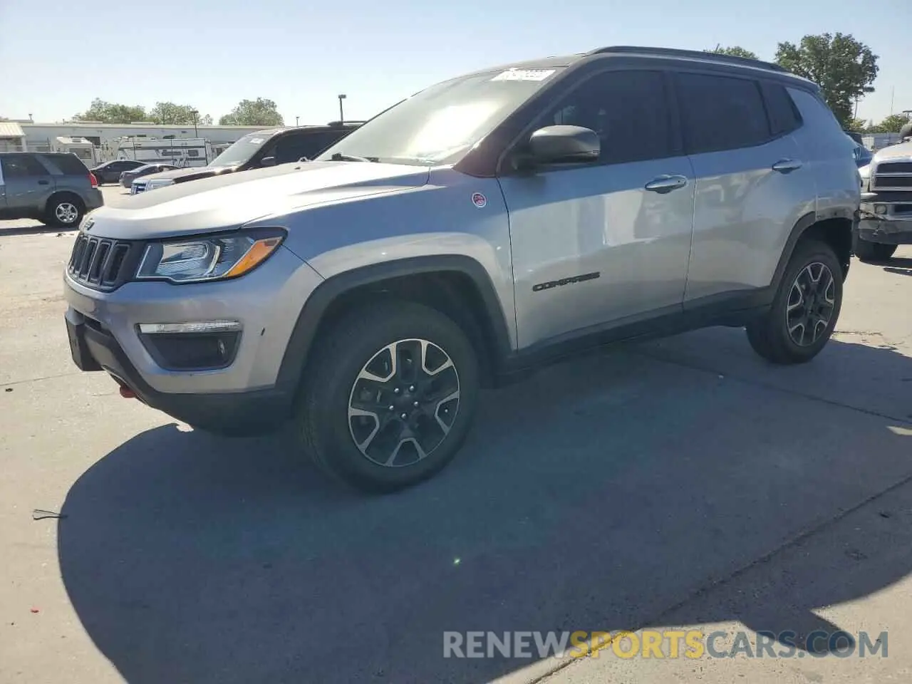 1 Photograph of a damaged car 3C4NJDDB2KT627598 JEEP COMPASS 2019