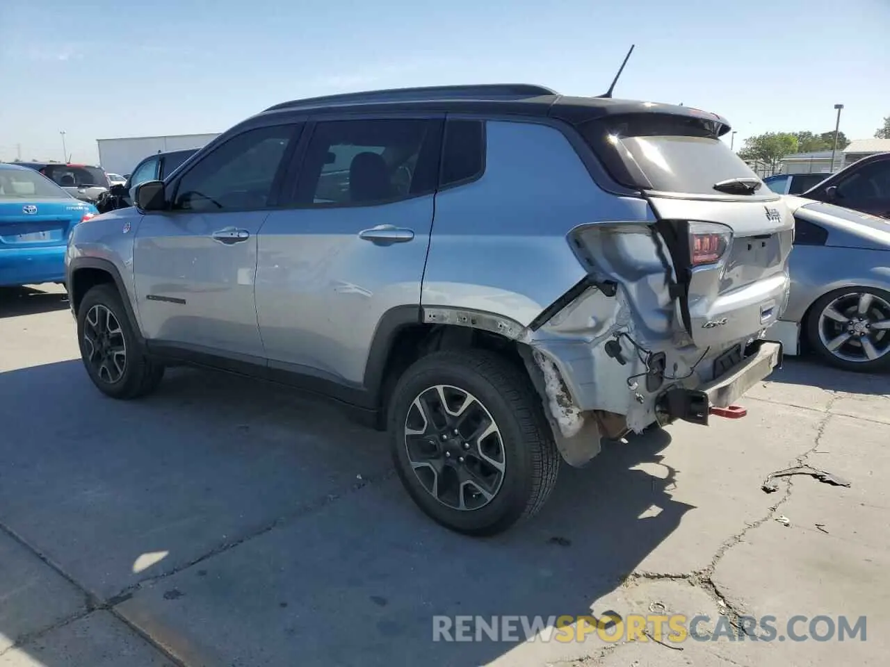 2 Photograph of a damaged car 3C4NJDDB2KT627598 JEEP COMPASS 2019