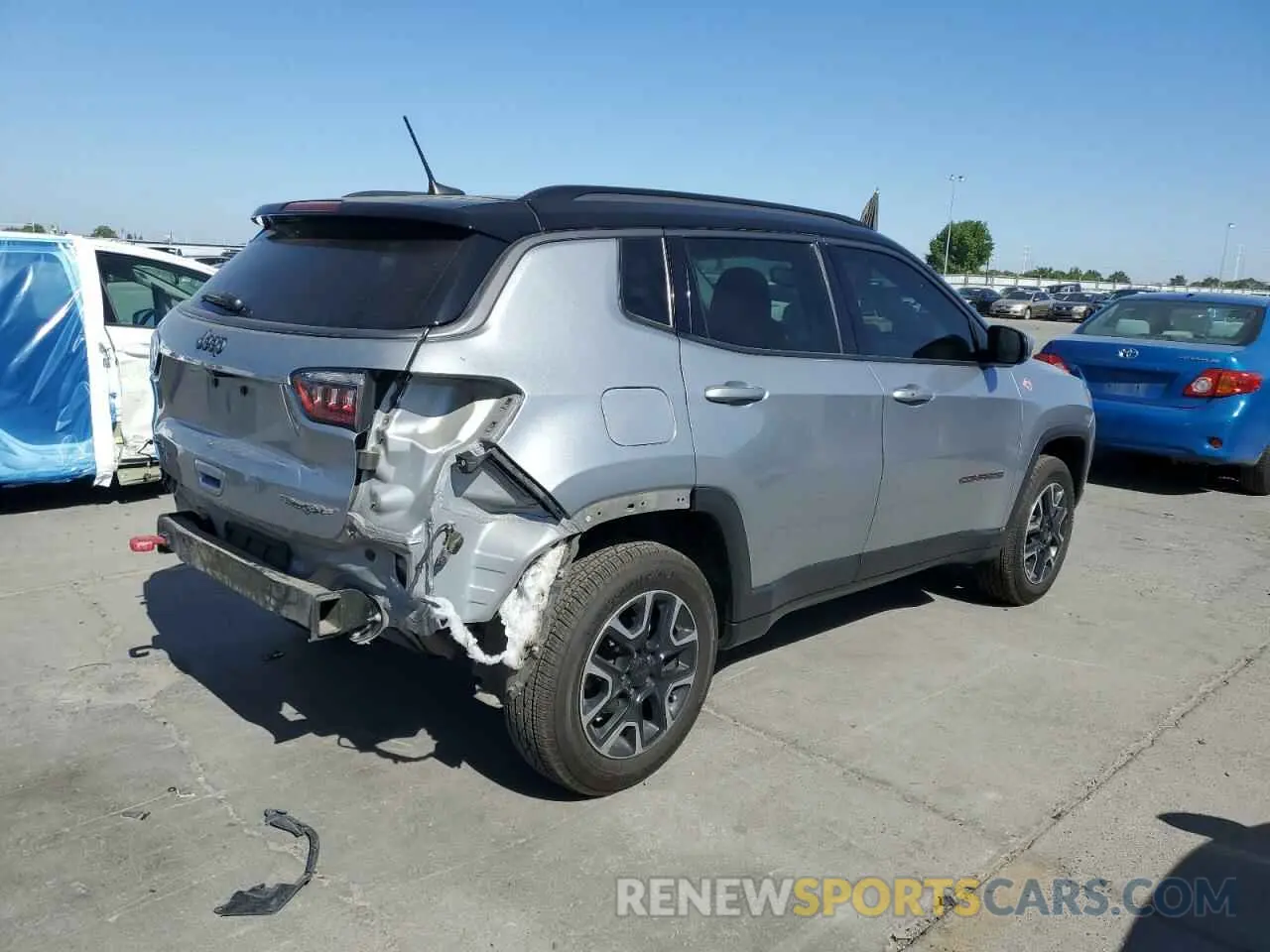 3 Photograph of a damaged car 3C4NJDDB2KT627598 JEEP COMPASS 2019
