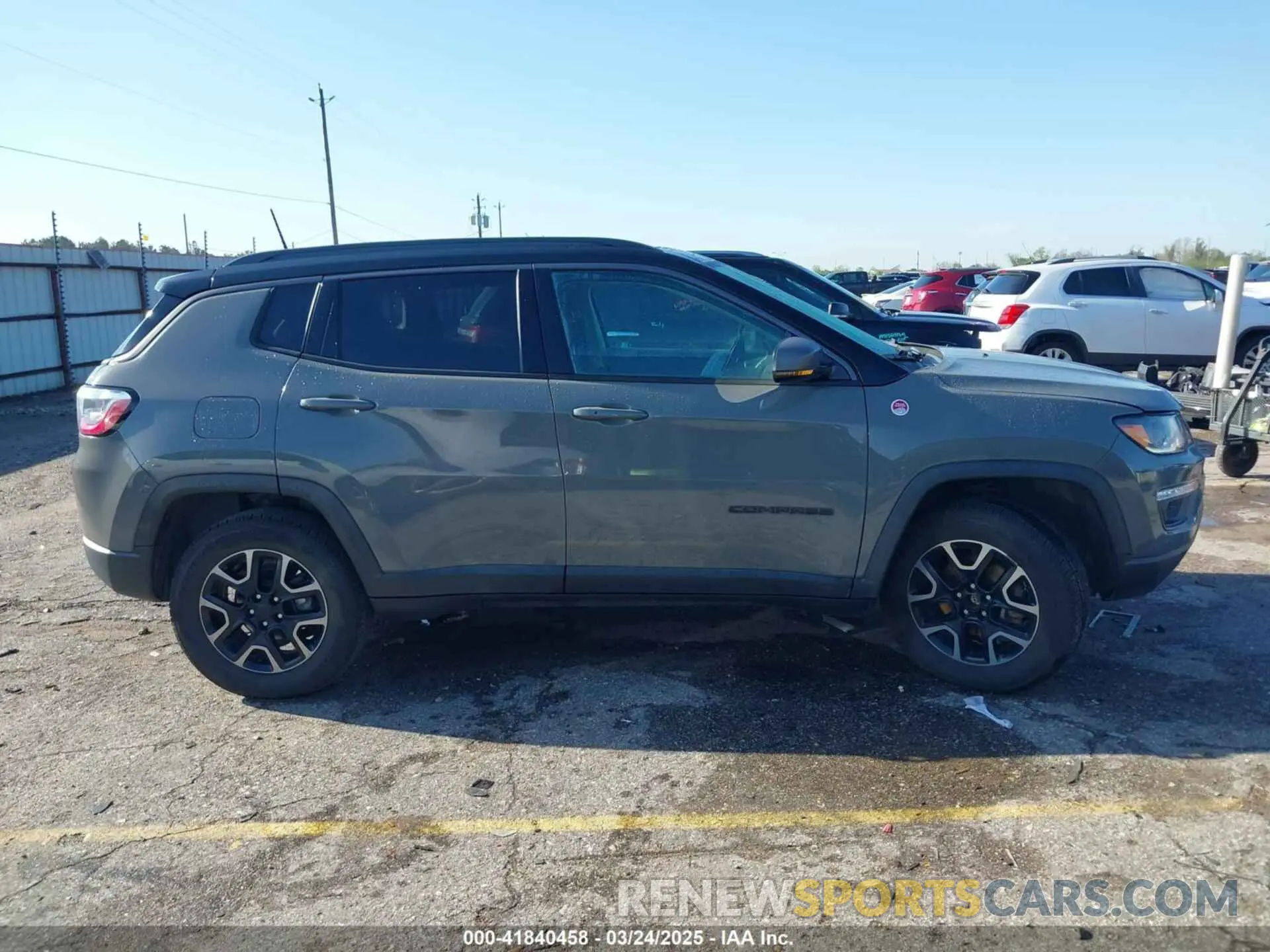 13 Photograph of a damaged car 3C4NJDDB2KT716281 JEEP COMPASS 2019