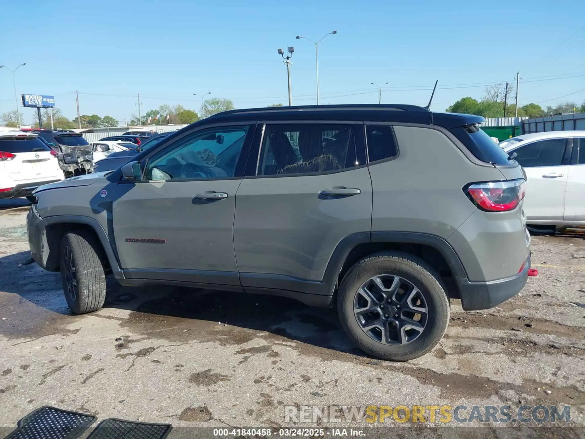 14 Photograph of a damaged car 3C4NJDDB2KT716281 JEEP COMPASS 2019