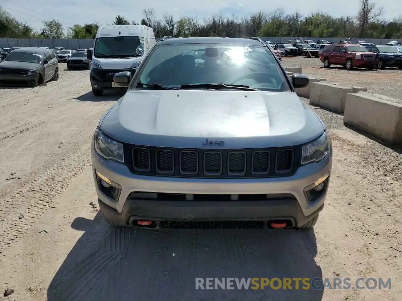 5 Фотография поврежденного автомобиля 3C4NJDDB2KT739673 JEEP COMPASS 2019