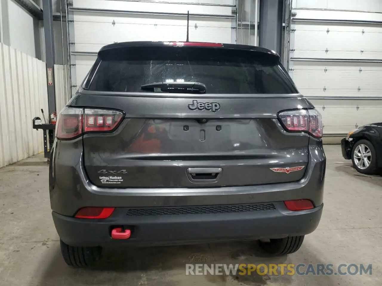 6 Photograph of a damaged car 3C4NJDDB2KT752469 JEEP COMPASS 2019