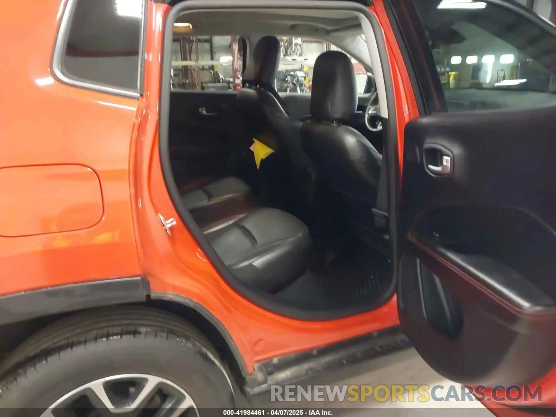 8 Фотография поврежденного автомобиля 3C4NJDDB3KT727726 JEEP COMPASS 2019