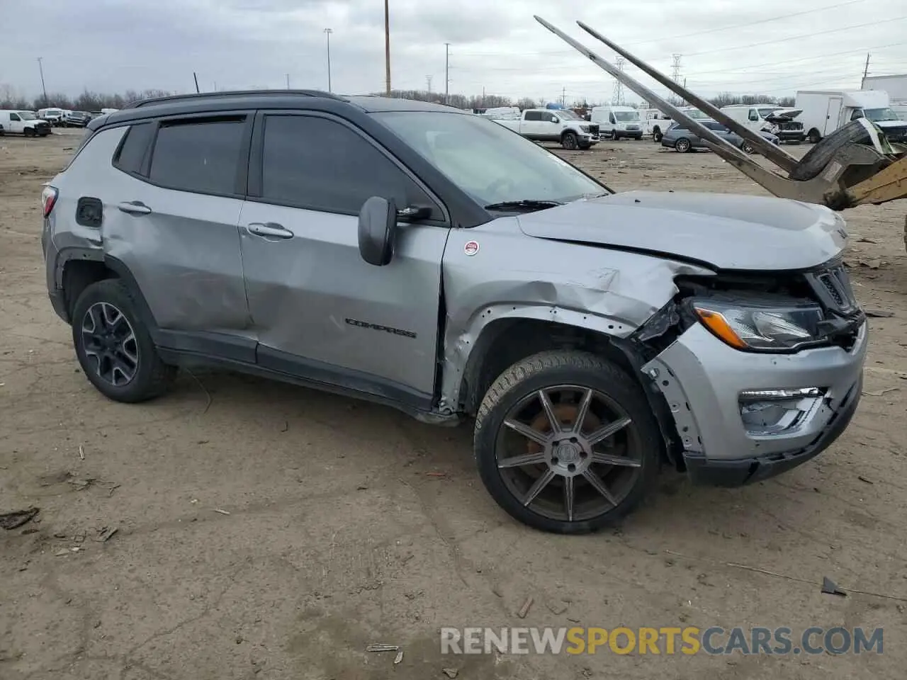 4 Photograph of a damaged car 3C4NJDDB3KT733056 JEEP COMPASS 2019