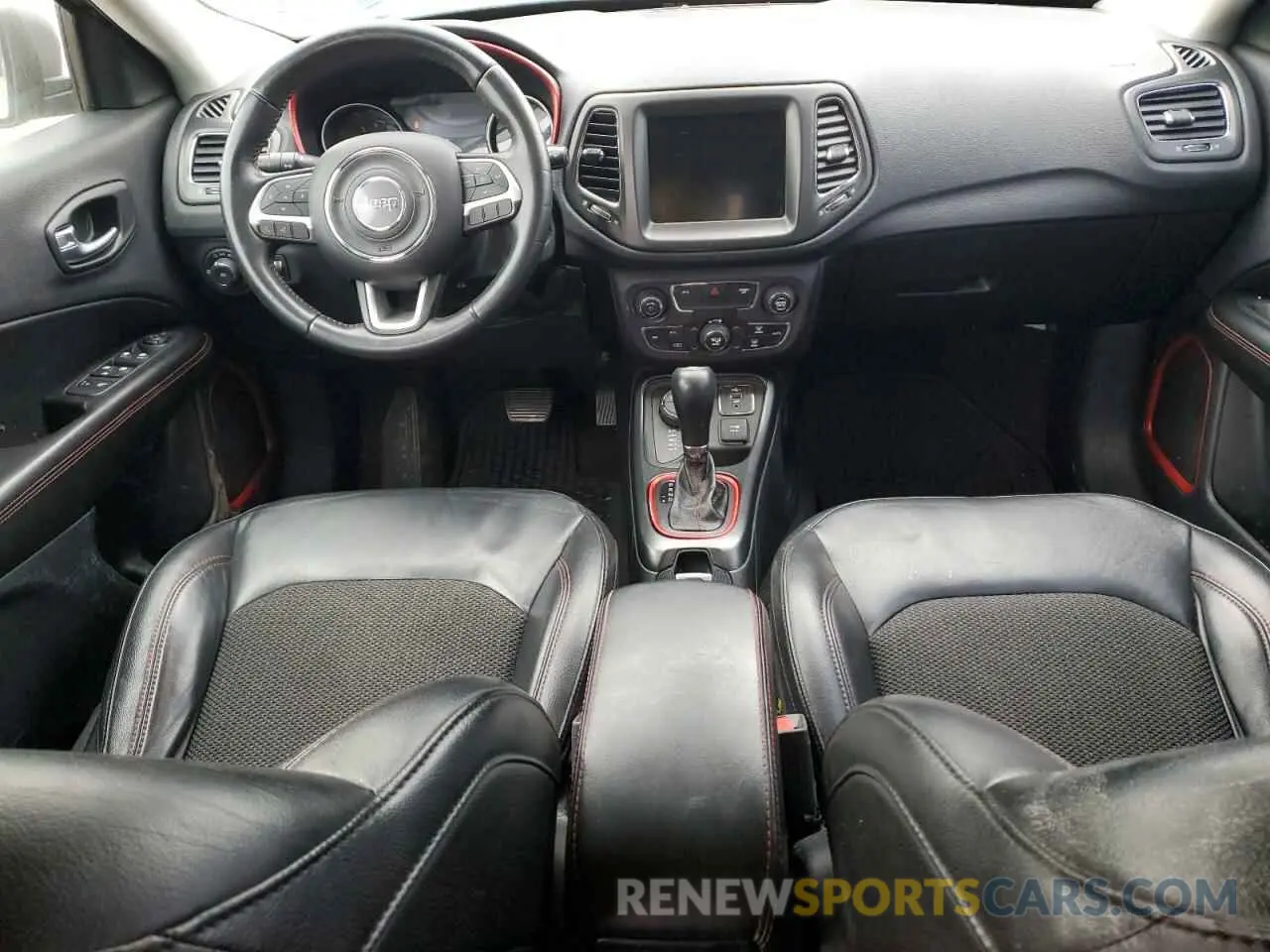 8 Photograph of a damaged car 3C4NJDDB3KT733056 JEEP COMPASS 2019