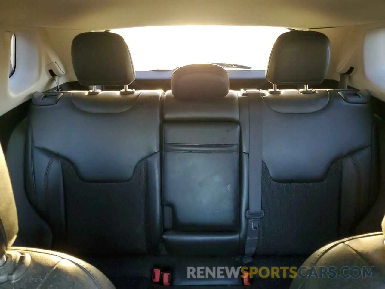 10 Photograph of a damaged car 3C4NJDDB3KT733154 JEEP COMPASS 2019
