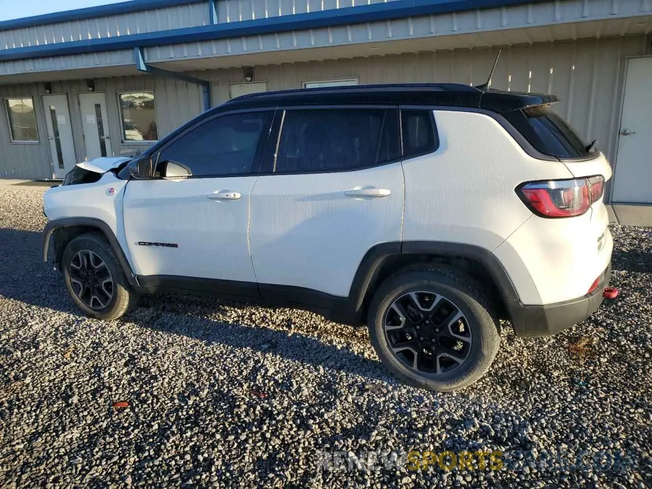2 Photograph of a damaged car 3C4NJDDB3KT733154 JEEP COMPASS 2019