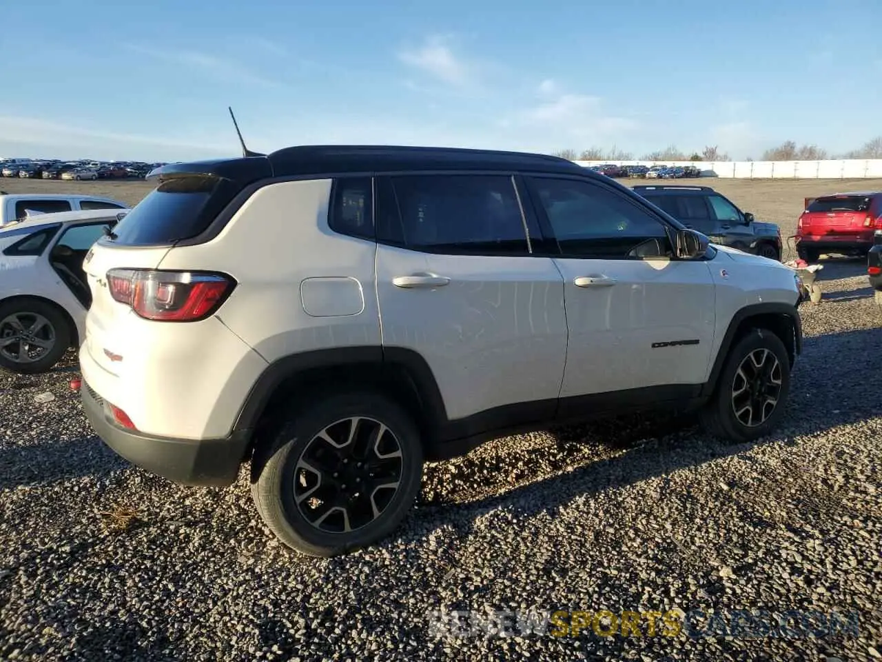 3 Photograph of a damaged car 3C4NJDDB3KT733154 JEEP COMPASS 2019