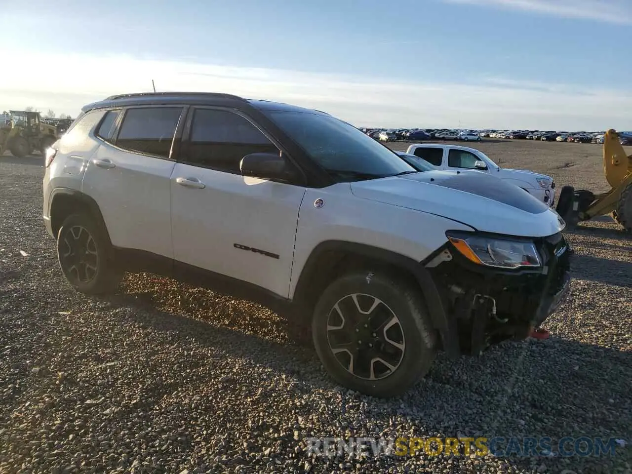 4 Photograph of a damaged car 3C4NJDDB3KT733154 JEEP COMPASS 2019