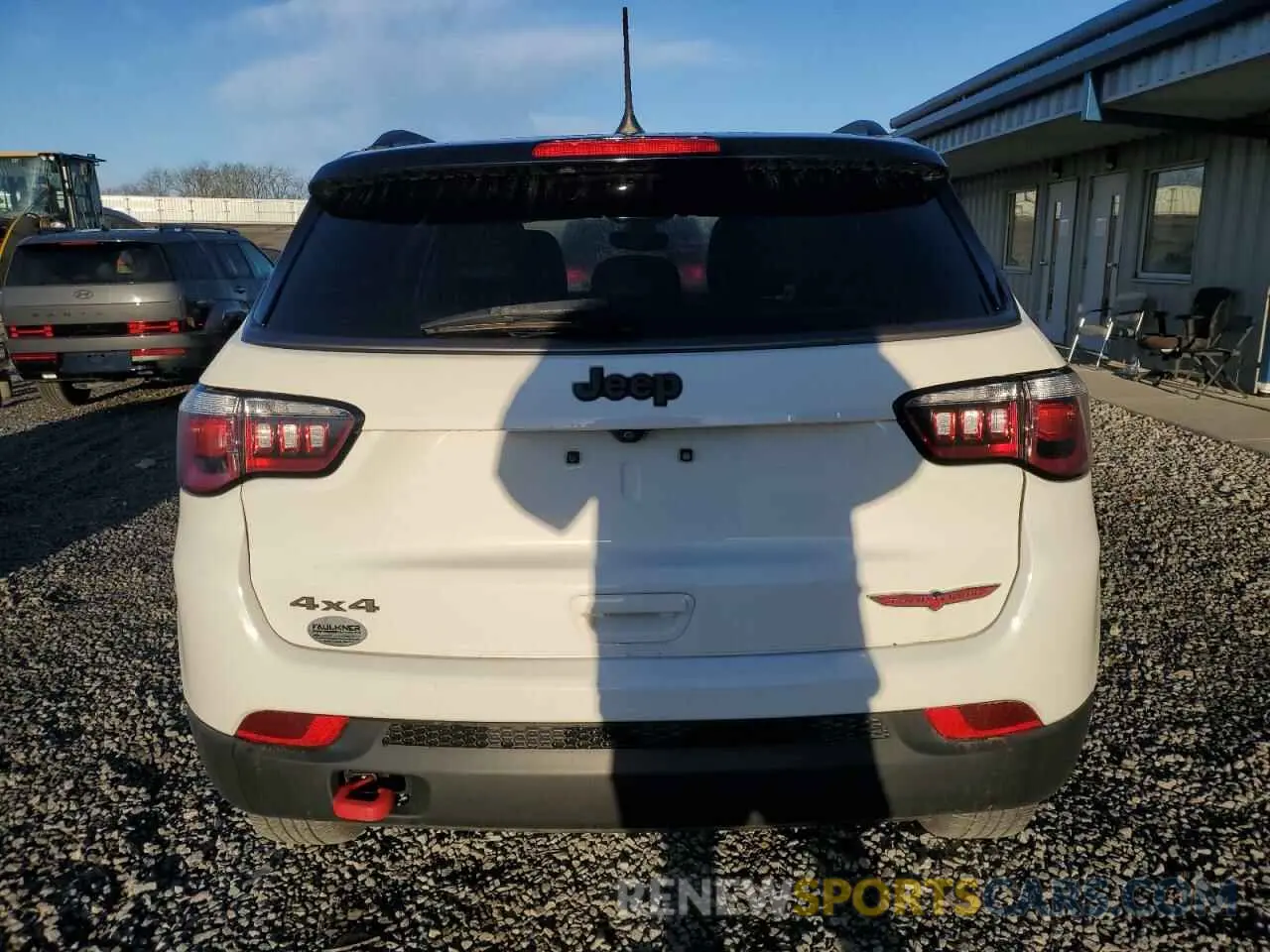 6 Photograph of a damaged car 3C4NJDDB3KT733154 JEEP COMPASS 2019