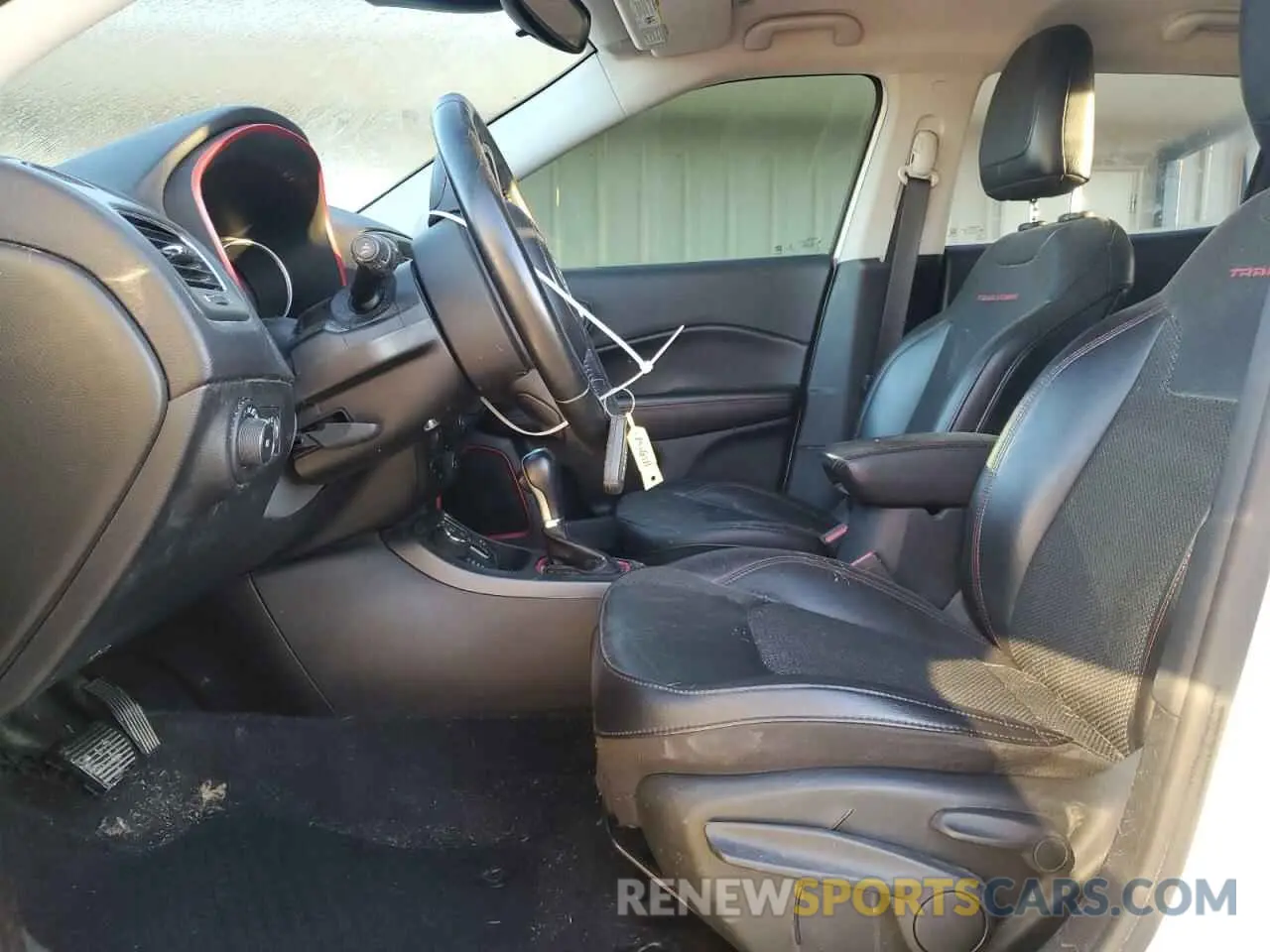 7 Photograph of a damaged car 3C4NJDDB3KT733154 JEEP COMPASS 2019