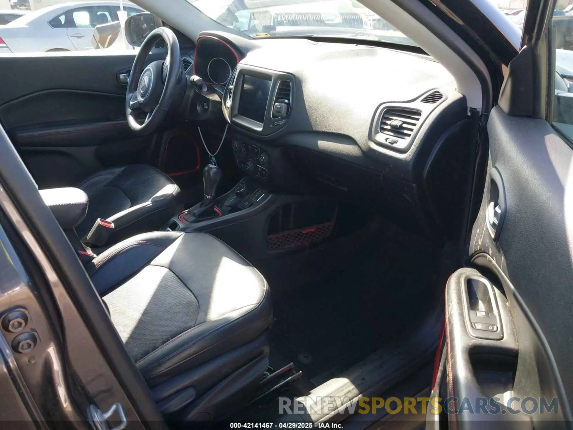5 Фотография поврежденного автомобиля 3C4NJDDB3KT759849 JEEP COMPASS 2019
