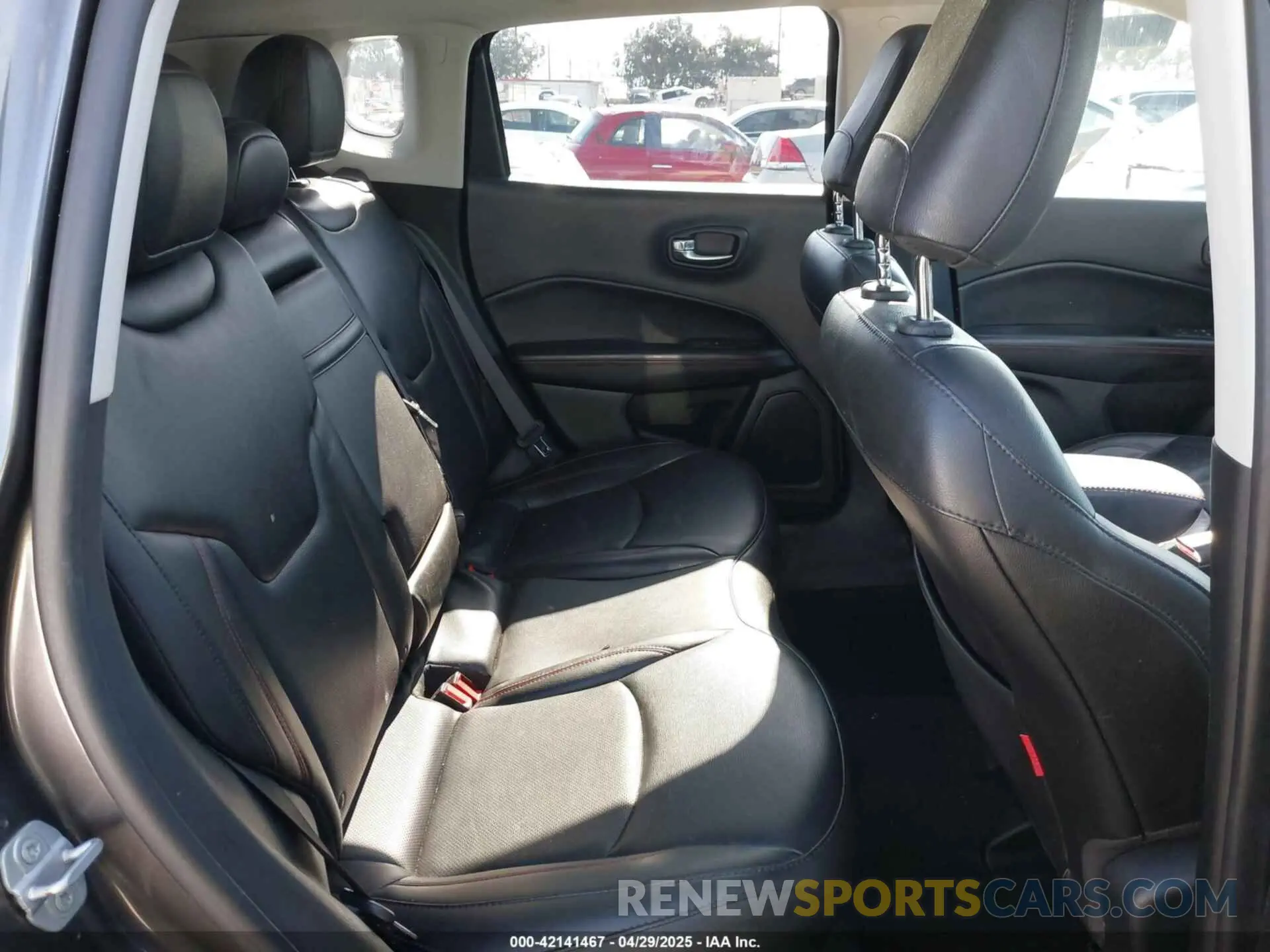 8 Фотография поврежденного автомобиля 3C4NJDDB3KT759849 JEEP COMPASS 2019