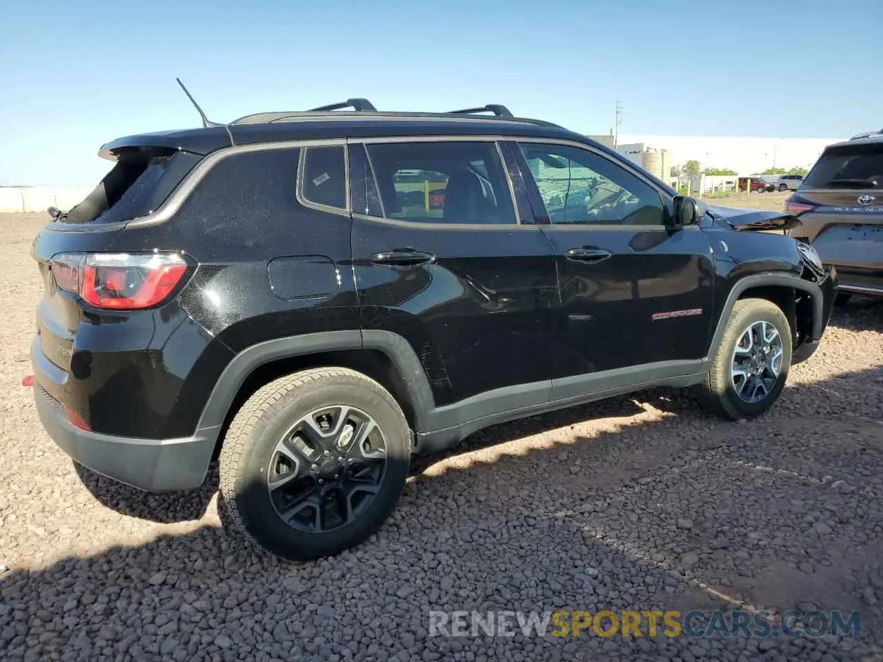 3 Photograph of a damaged car 3C4NJDDB4KT665284 JEEP COMPASS 2019