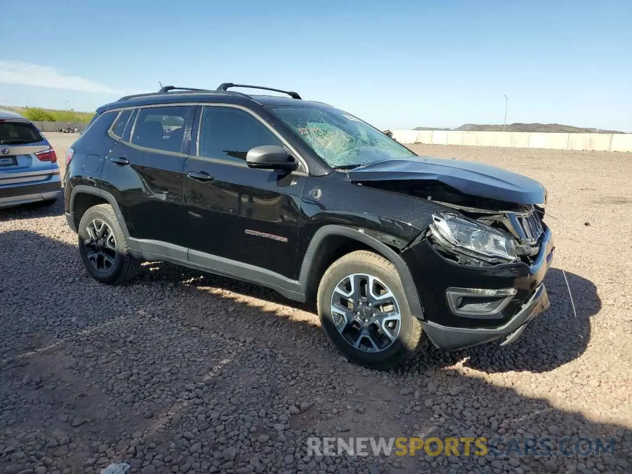 4 Photograph of a damaged car 3C4NJDDB4KT665284 JEEP COMPASS 2019