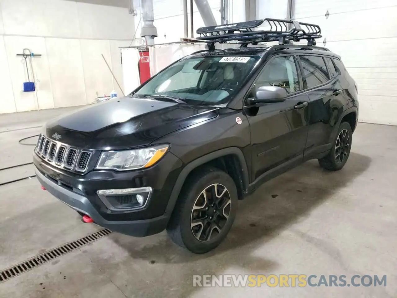 1 Photograph of a damaged car 3C4NJDDB4KT665379 JEEP COMPASS 2019