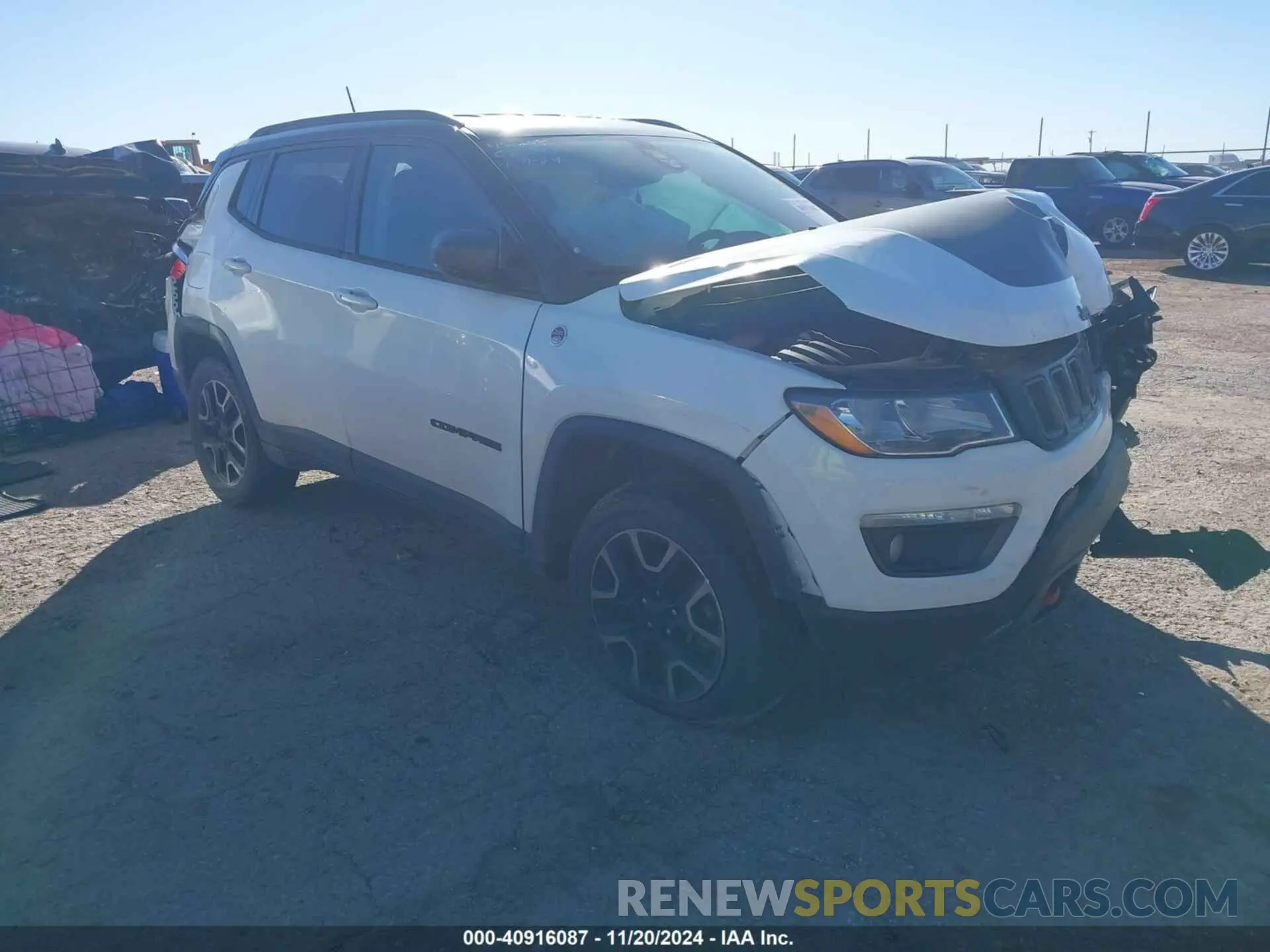 1 Photograph of a damaged car 3C4NJDDB4KT748018 JEEP COMPASS 2019