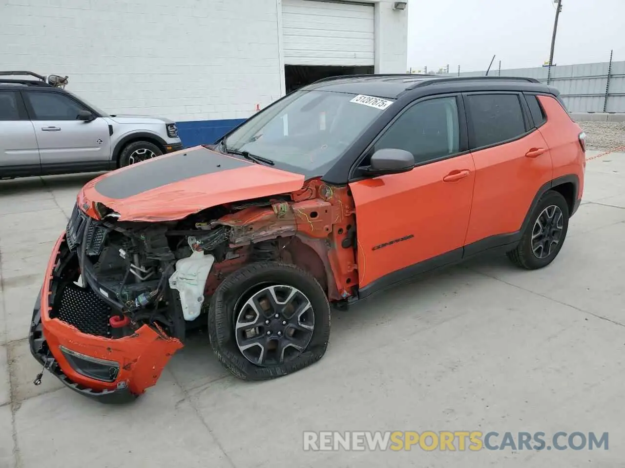 1 Photograph of a damaged car 3C4NJDDB5KT597819 JEEP COMPASS 2019