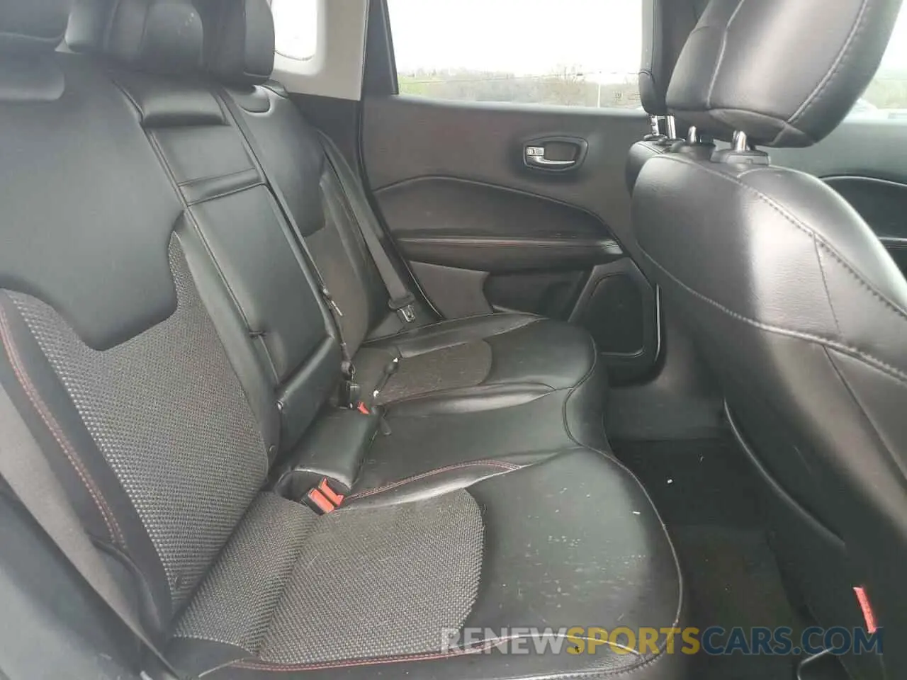 11 Photograph of a damaged car 3C4NJDDB5KT599022 JEEP COMPASS 2019