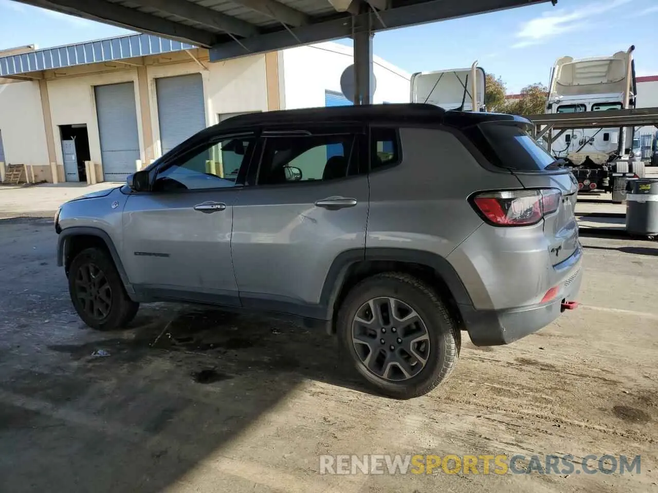 2 Photograph of a damaged car 3C4NJDDB5KT721233 JEEP COMPASS 2019