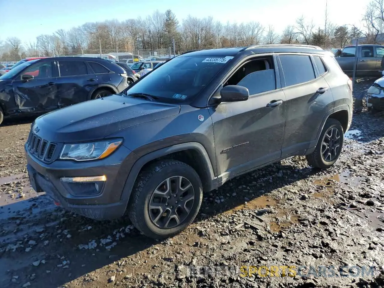 1 Photograph of a damaged car 3C4NJDDB5KT775860 JEEP COMPASS 2019