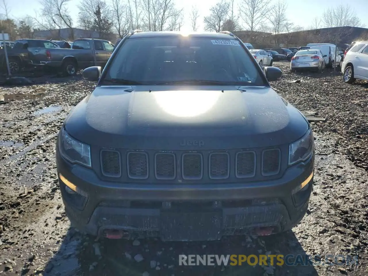 5 Photograph of a damaged car 3C4NJDDB5KT775860 JEEP COMPASS 2019