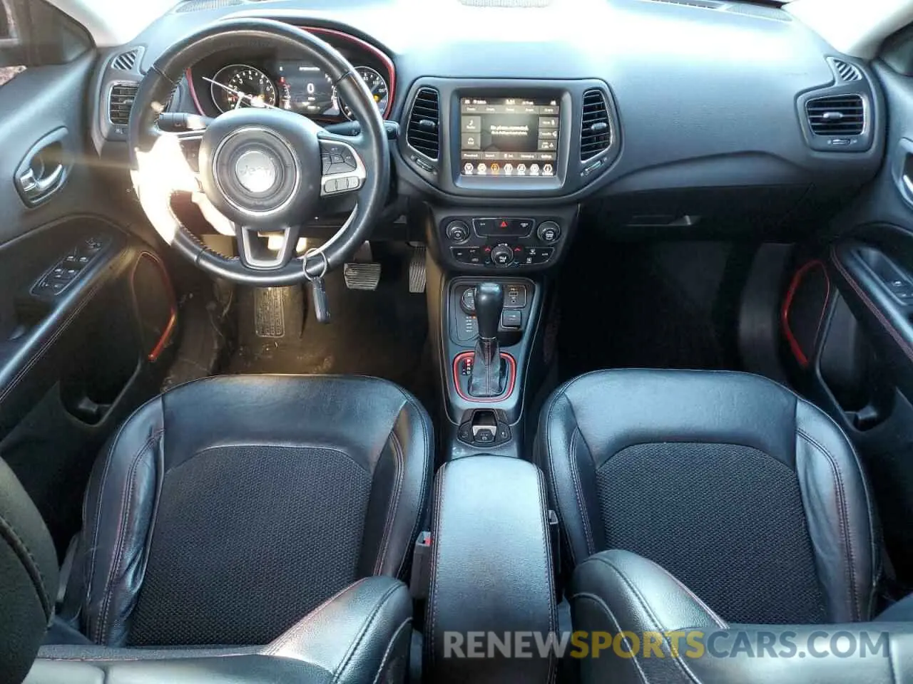 8 Photograph of a damaged car 3C4NJDDB5KT775860 JEEP COMPASS 2019
