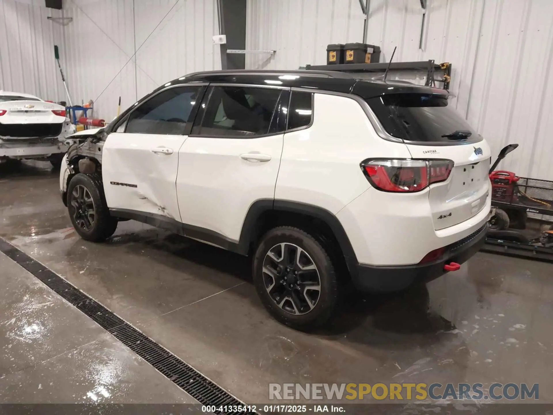 3 Photograph of a damaged car 3C4NJDDB6KT668199 JEEP COMPASS 2019