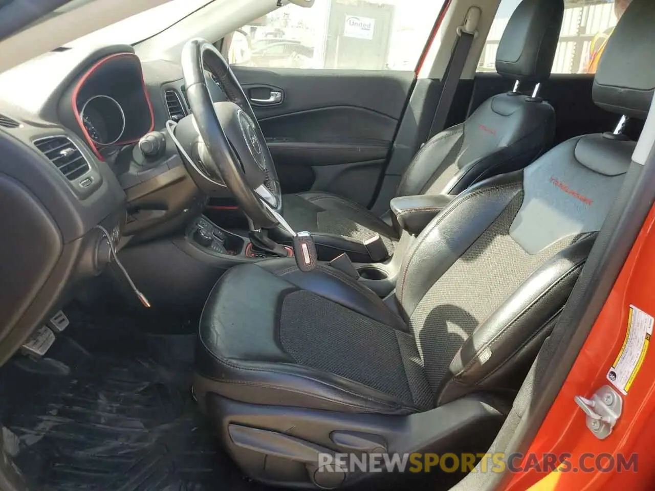 7 Photograph of a damaged car 3C4NJDDB7KT795995 JEEP COMPASS 2019