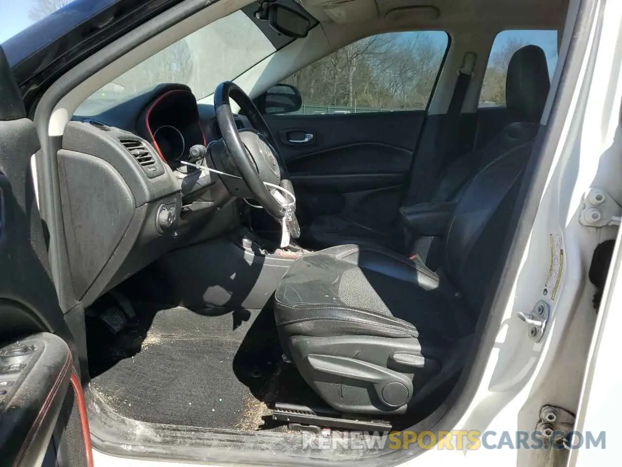 7 Фотография поврежденного автомобиля 3C4NJDDB8KT721453 JEEP COMPASS 2019