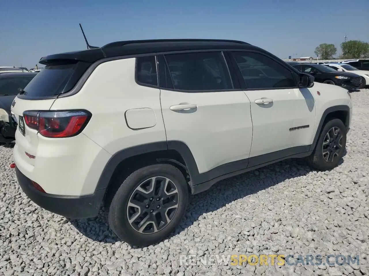 3 Photograph of a damaged car 3C4NJDDB8KT791261 JEEP COMPASS 2019