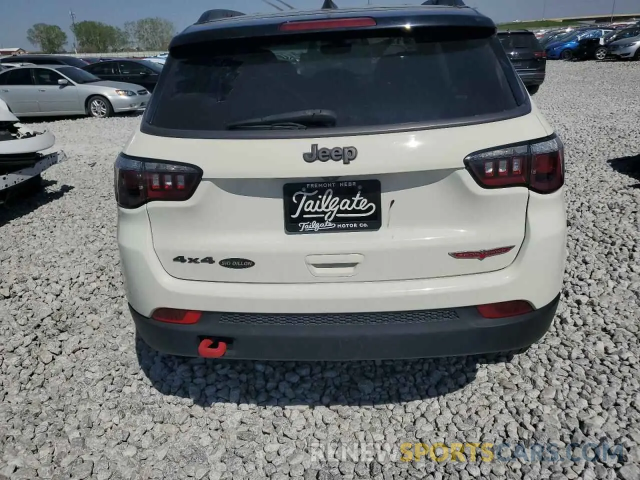 6 Photograph of a damaged car 3C4NJDDB8KT791261 JEEP COMPASS 2019