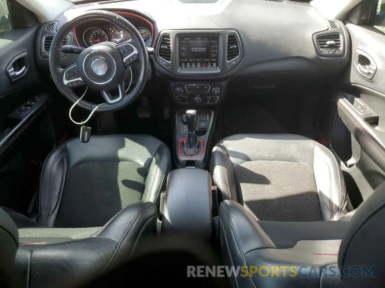 8 Photograph of a damaged car 3C4NJDDB8KT791261 JEEP COMPASS 2019