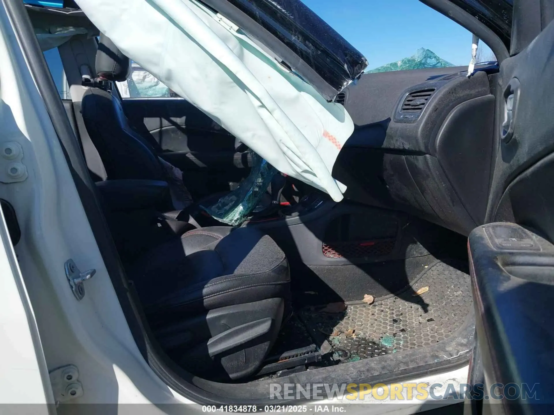 5 Photograph of a damaged car 3C4NJDDB8KT812982 JEEP COMPASS 2019