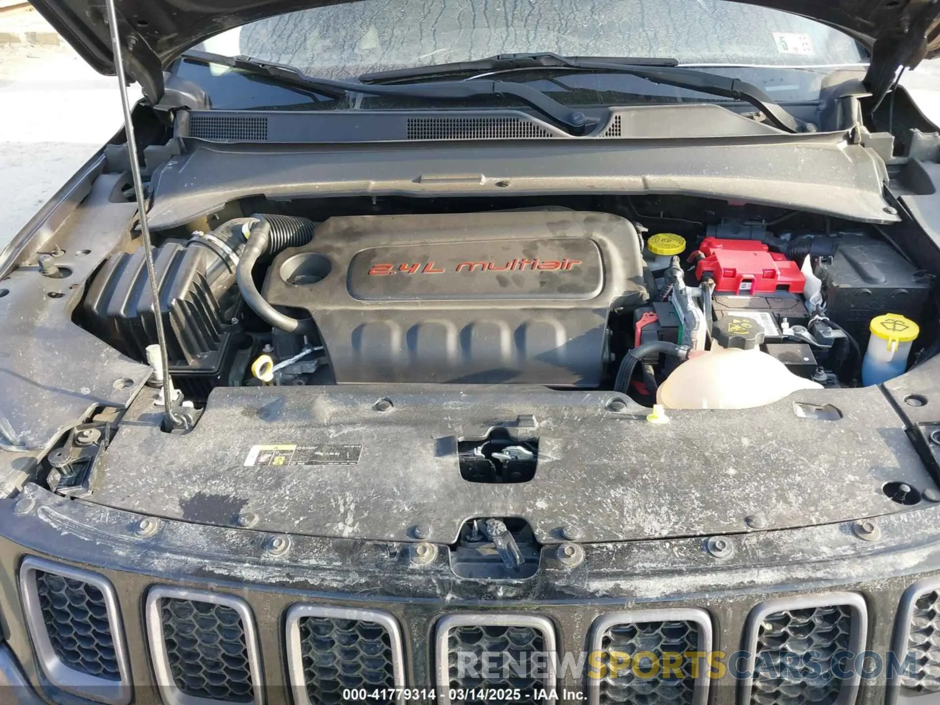 10 Photograph of a damaged car 3C4NJDDB9KT622415 JEEP COMPASS 2019