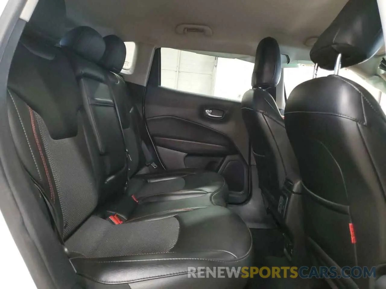 11 Photograph of a damaged car 3C4NJDDB9KT667905 JEEP COMPASS 2019