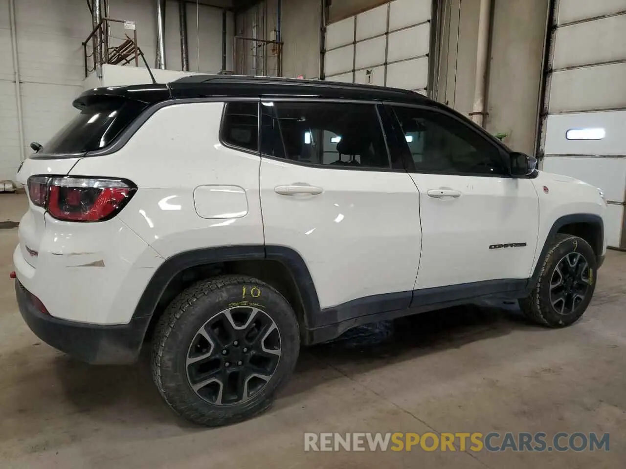3 Photograph of a damaged car 3C4NJDDB9KT667905 JEEP COMPASS 2019